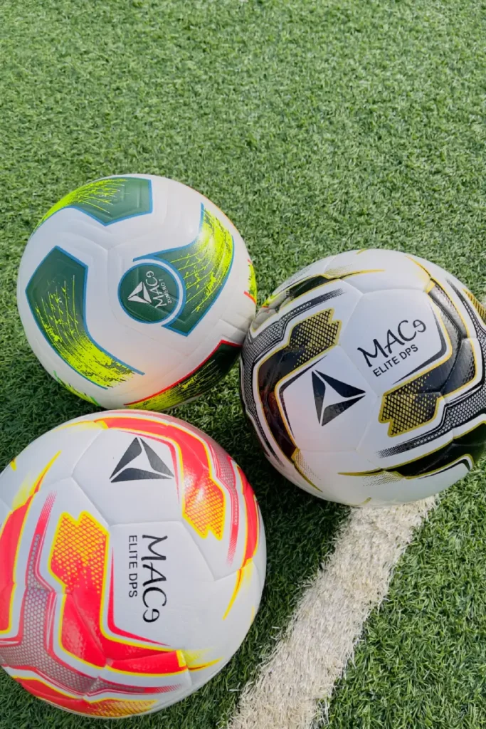 Mace Internationals Fußball Trainingsball Hybrid für Training und Vereinssport